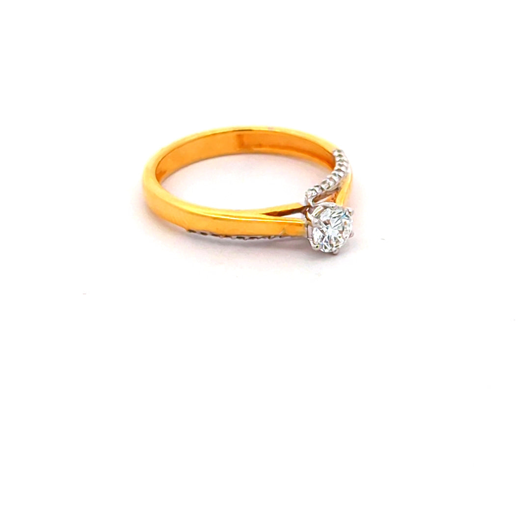 DIAMOND RING