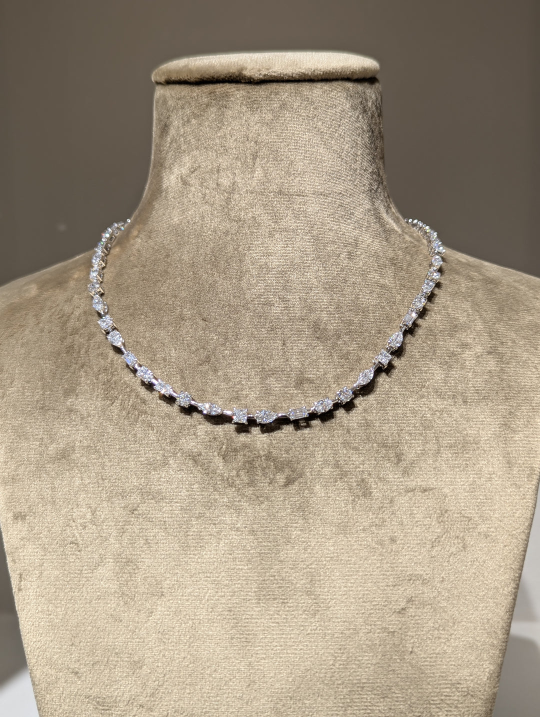 DIAMOND NECKLACE