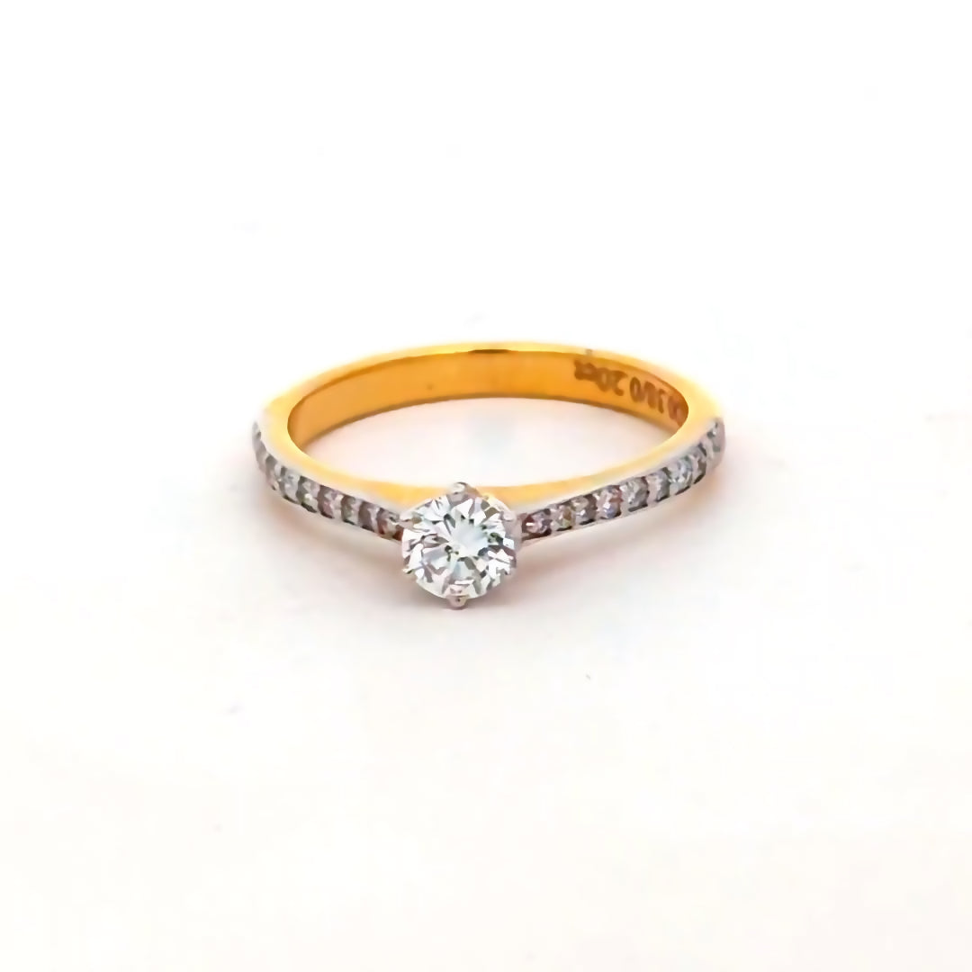 DIAMOND RING