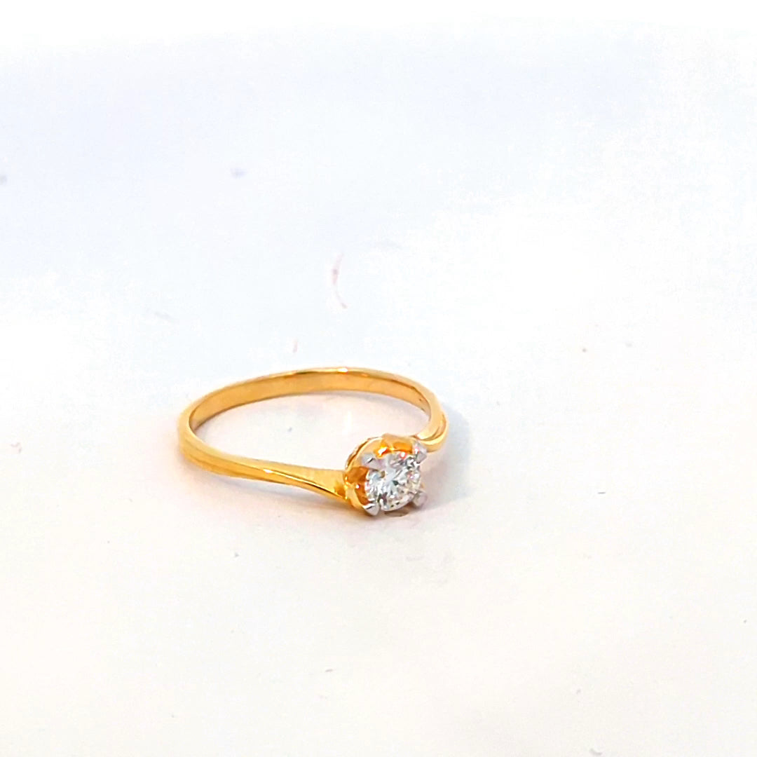 DIAMOND RING