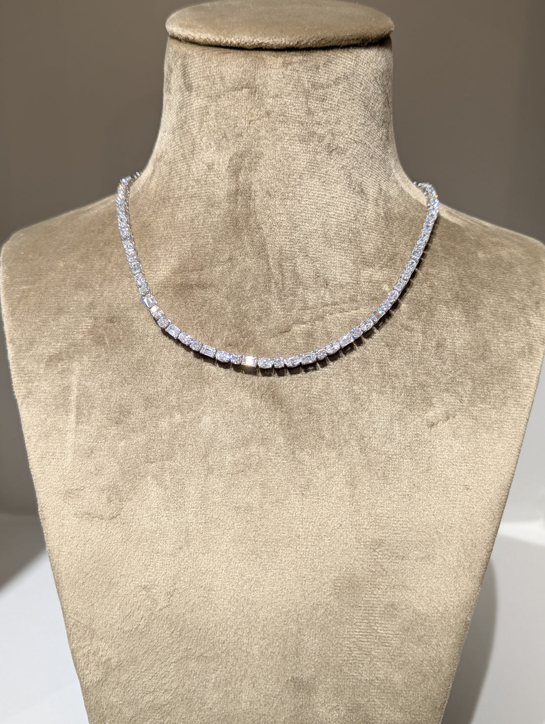 DIAMOND NECKLACE