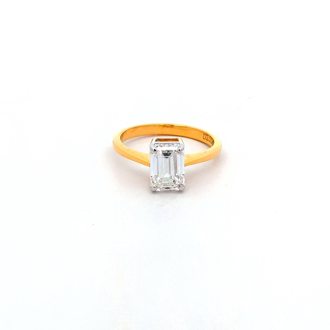 DIAMOND RING