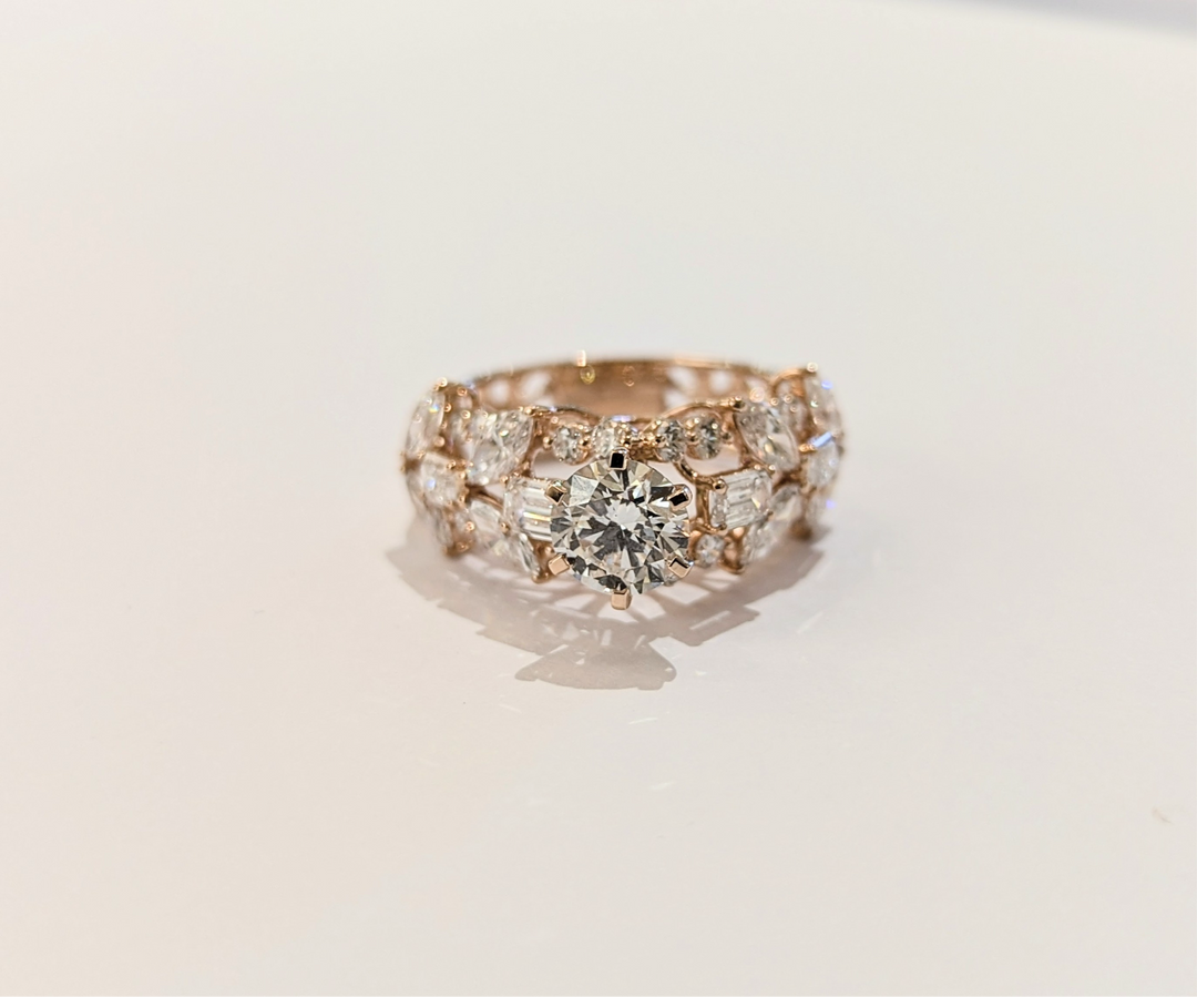 DIAMOND RING