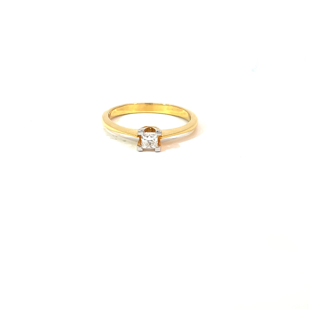 DIAMOND RING