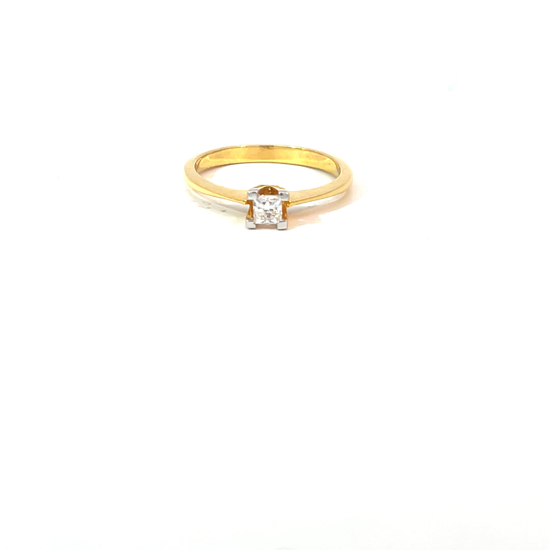 DIAMOND RING