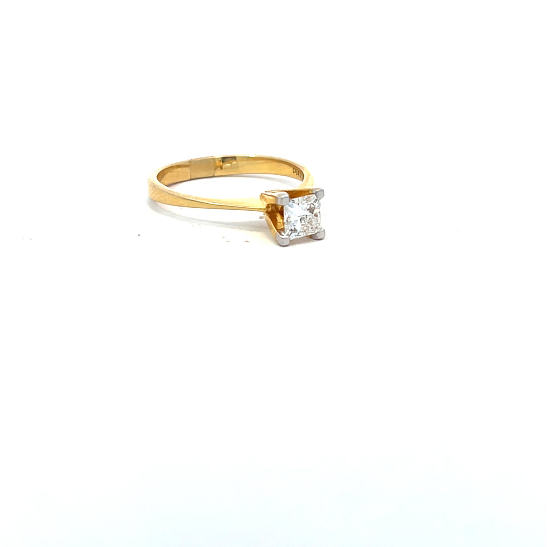 DIAMOND RING