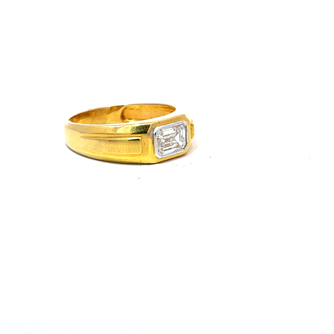 DIAMOND RING