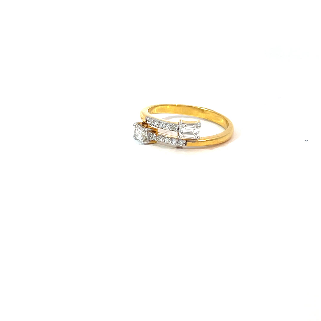 DIAMOND RING