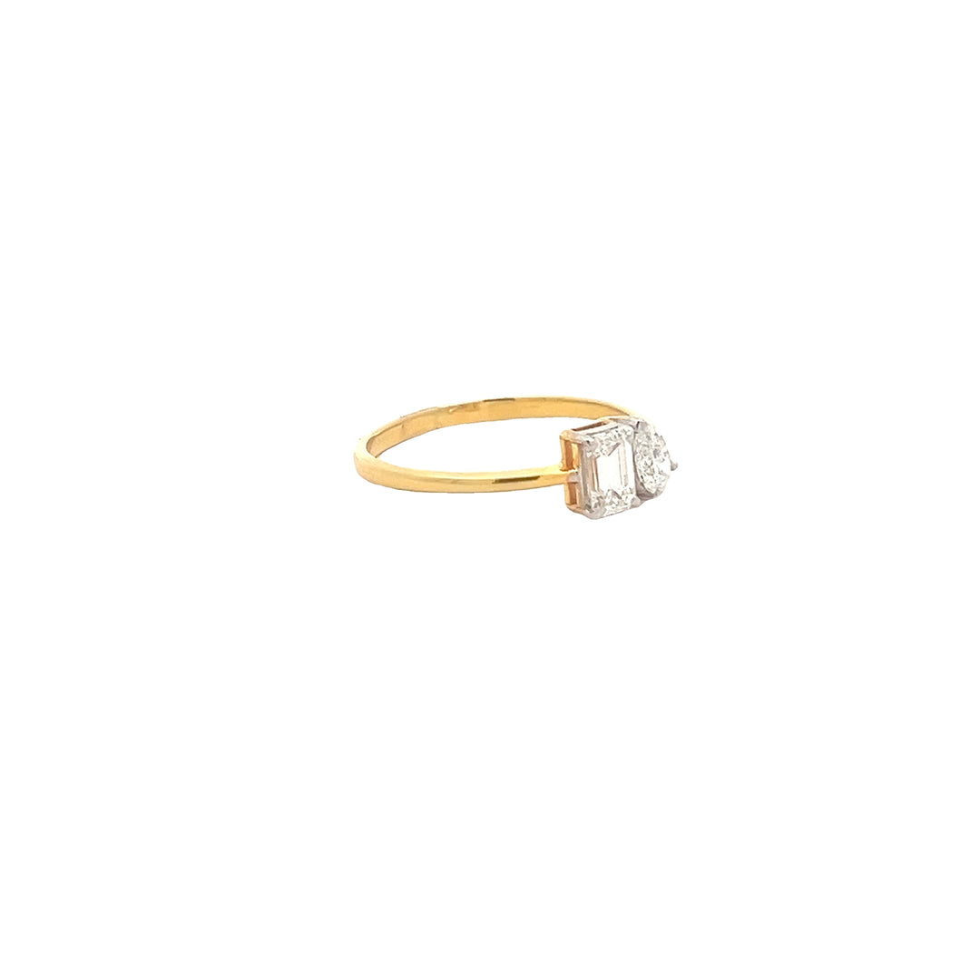 DIAMOND RING