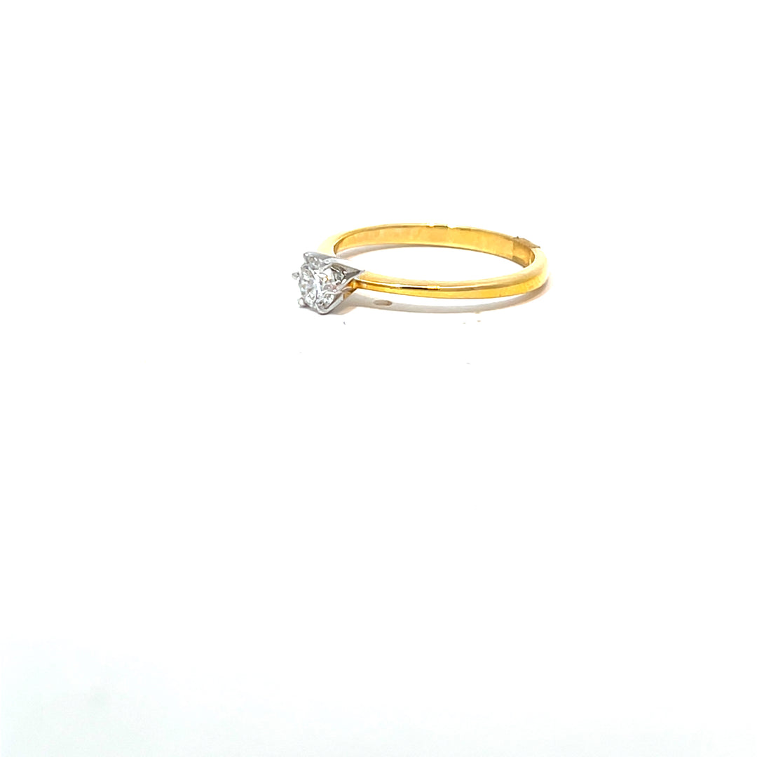 DIAMOND RING