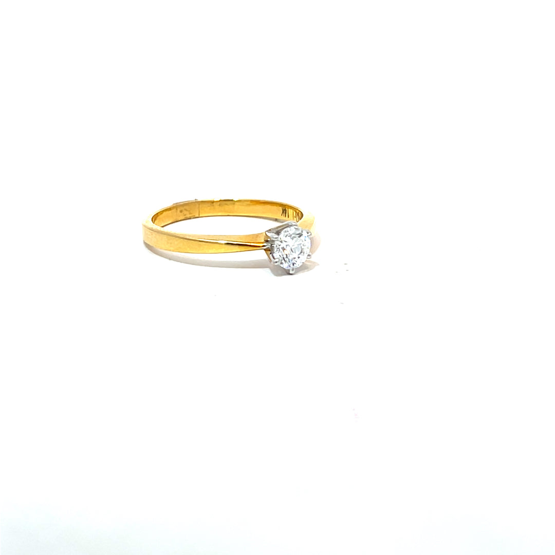 DIAMOND RING