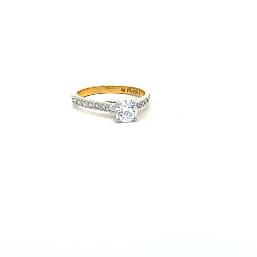 DIAMOND RING
