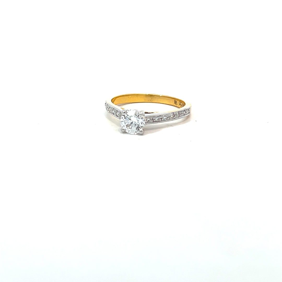 DIAMOND RING