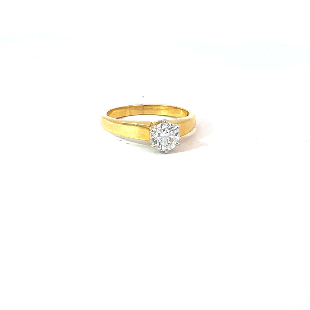 DIAMOND RING