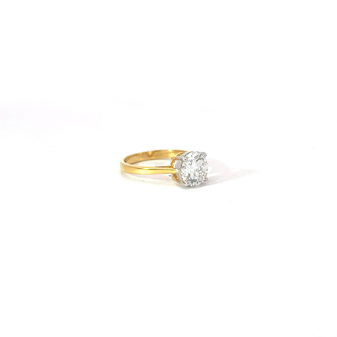 DIAMOND RING