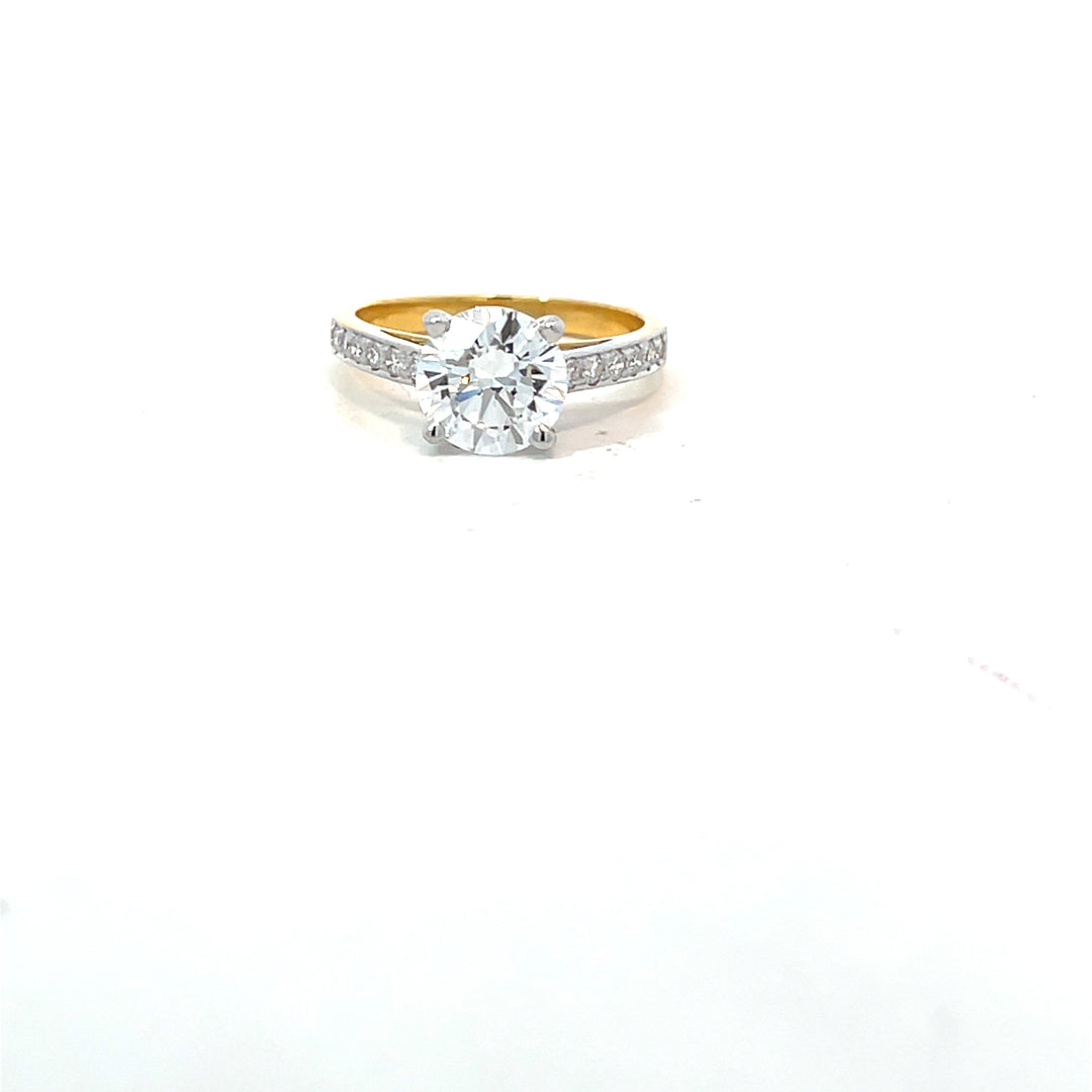 DIAMOND RING