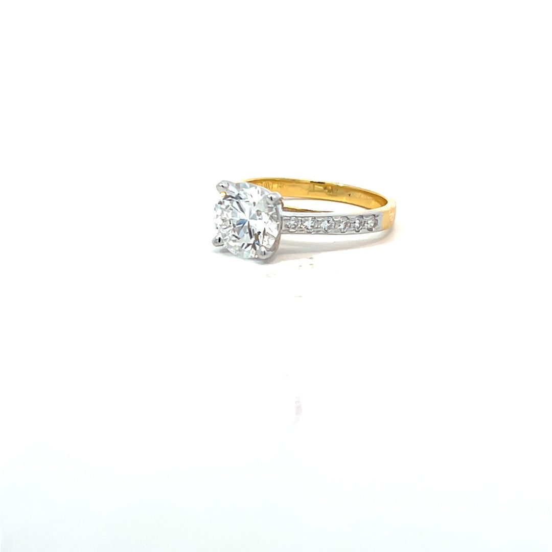 DIAMOND RING