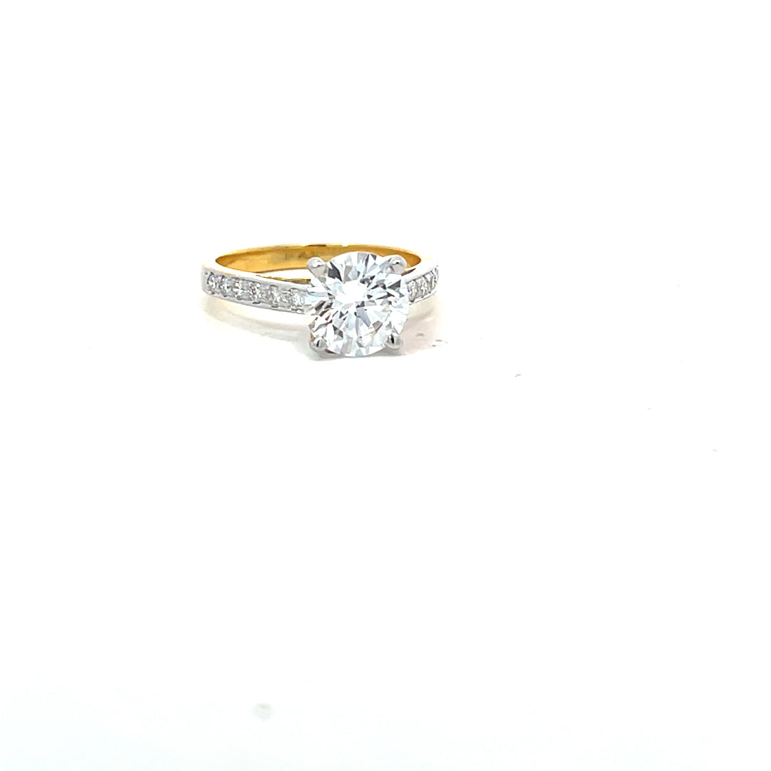 DIAMOND RING