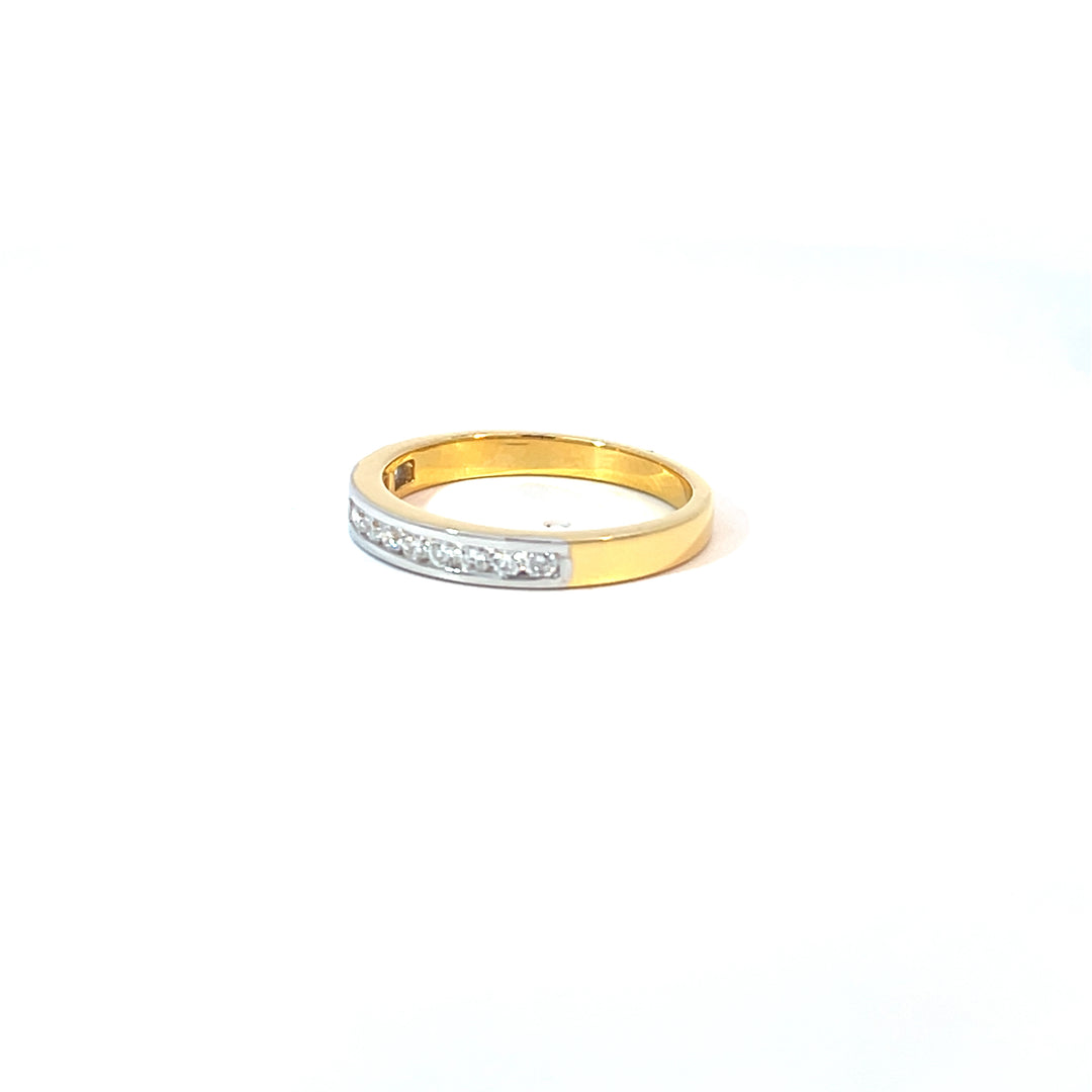 DIAMOND RING