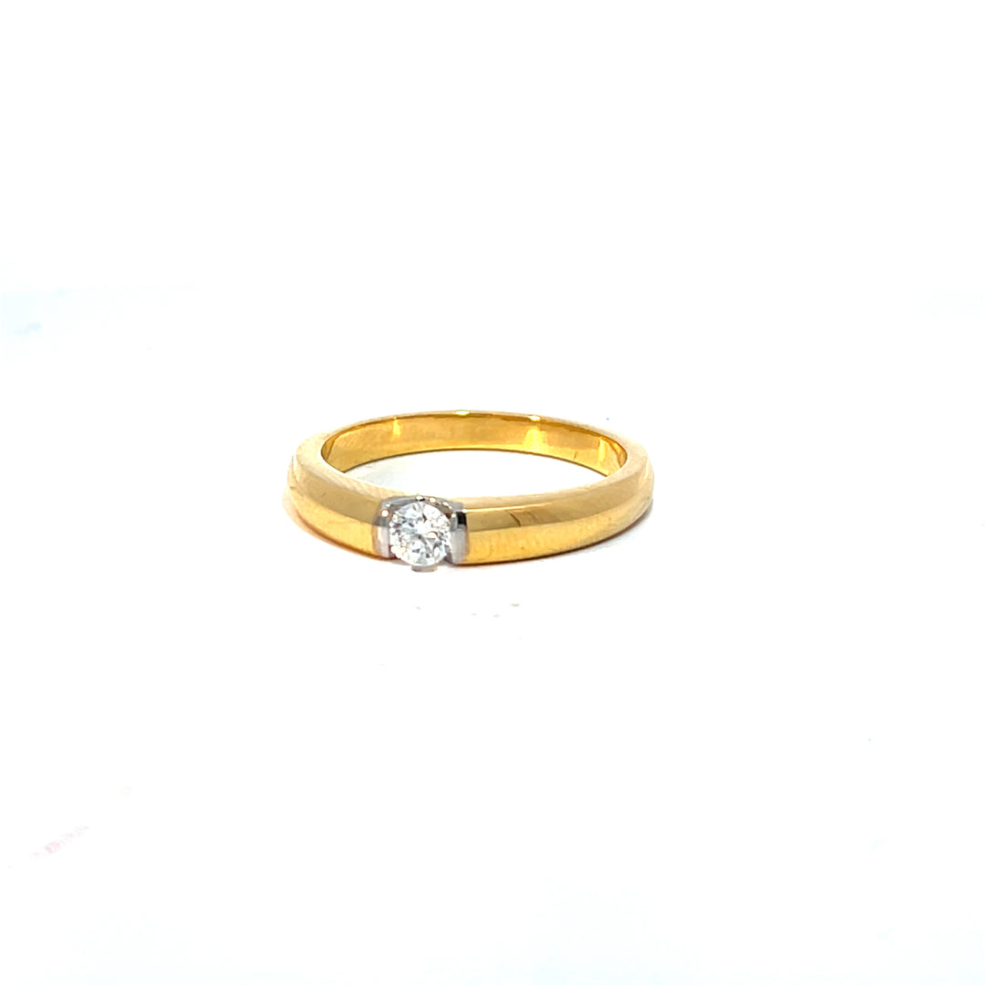 DIAMOND RING