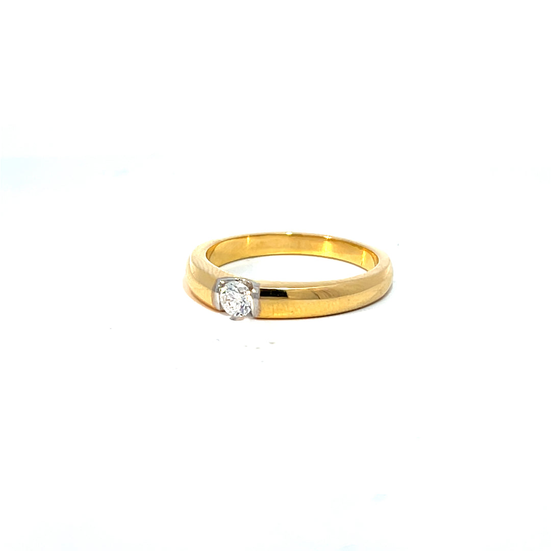 DIAMOND RING