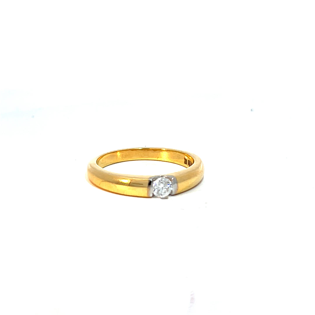 DIAMOND RING