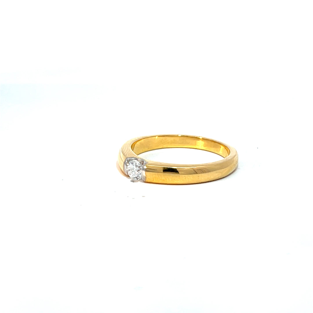 DIAMOND RING