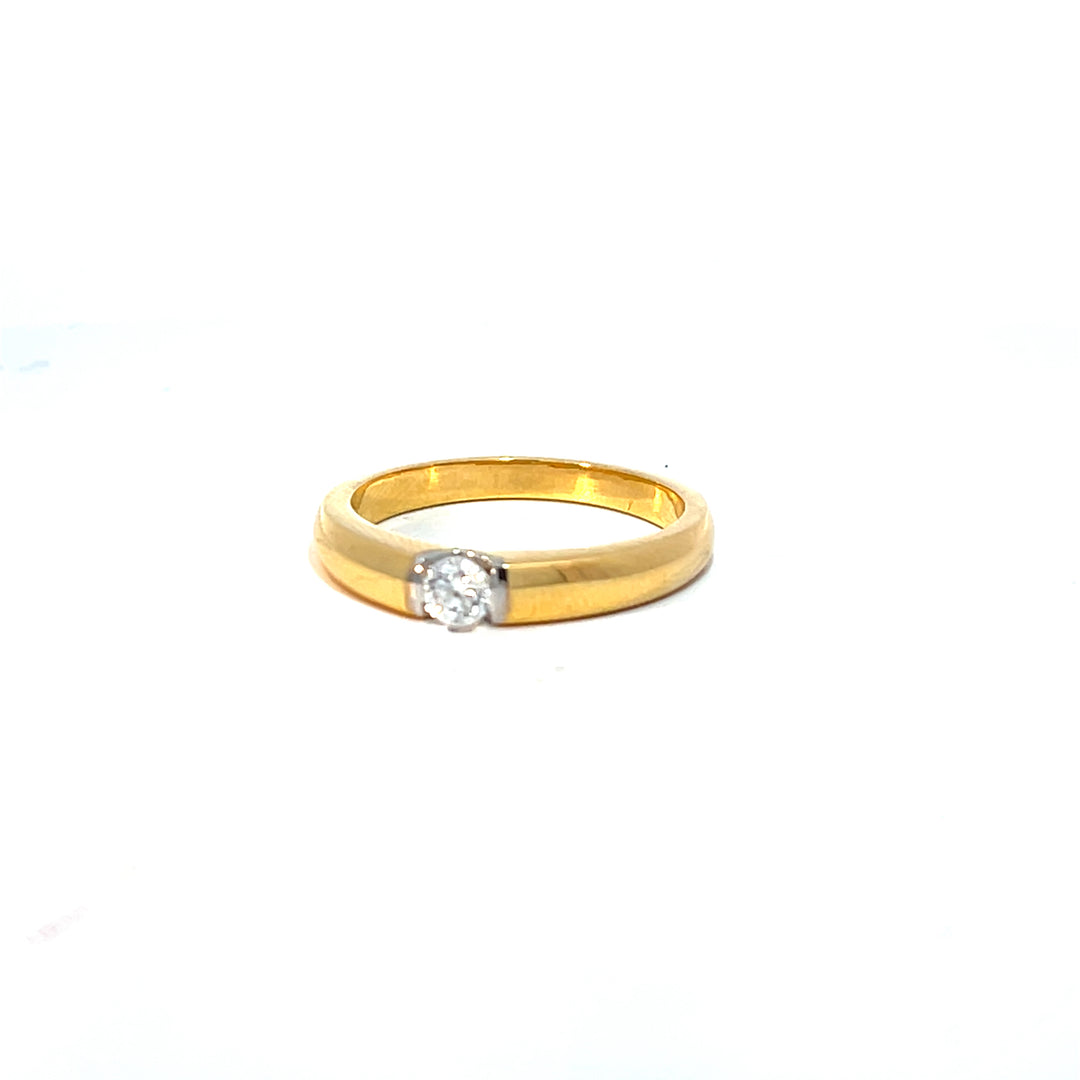 DIAMOND RING