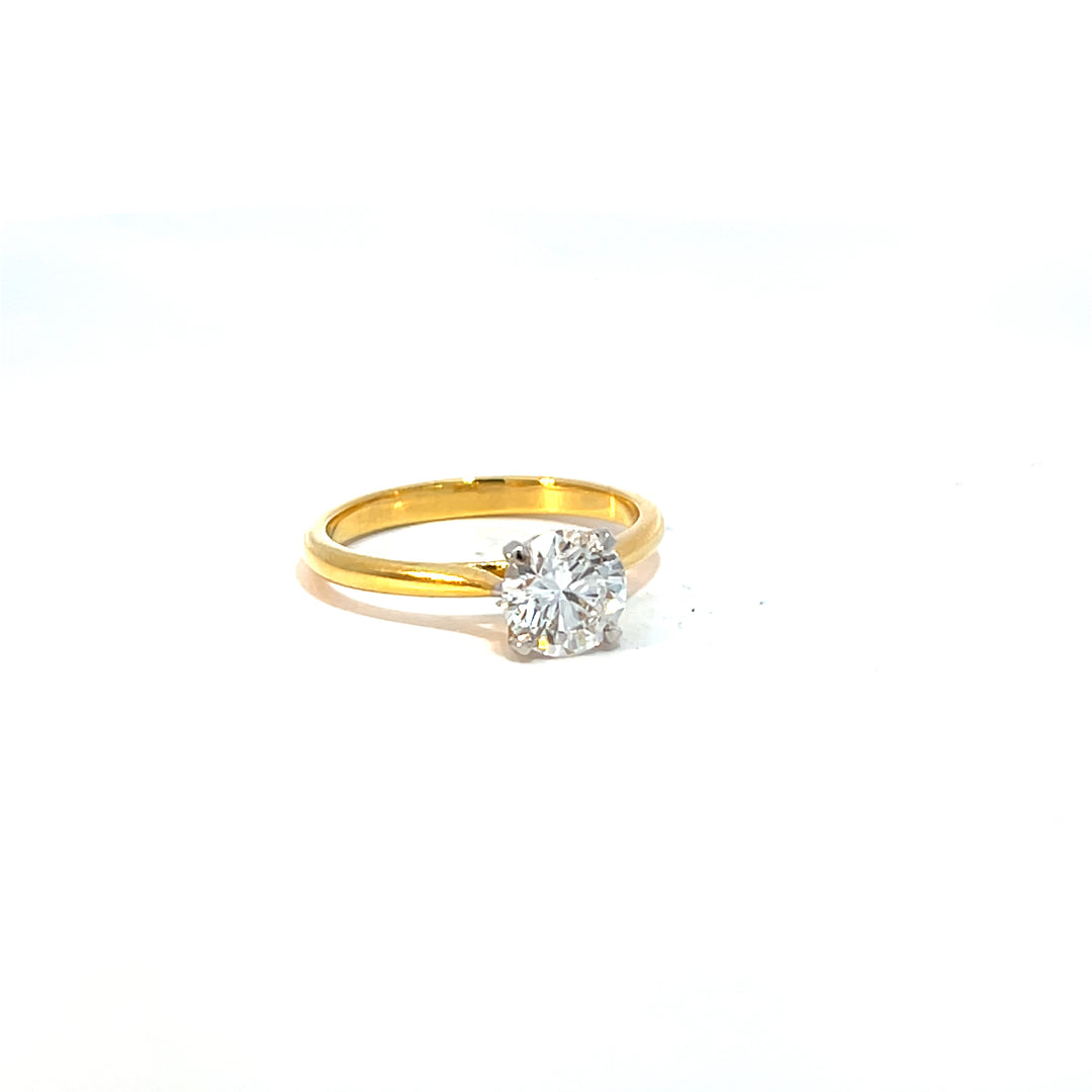 DIAMOND RING