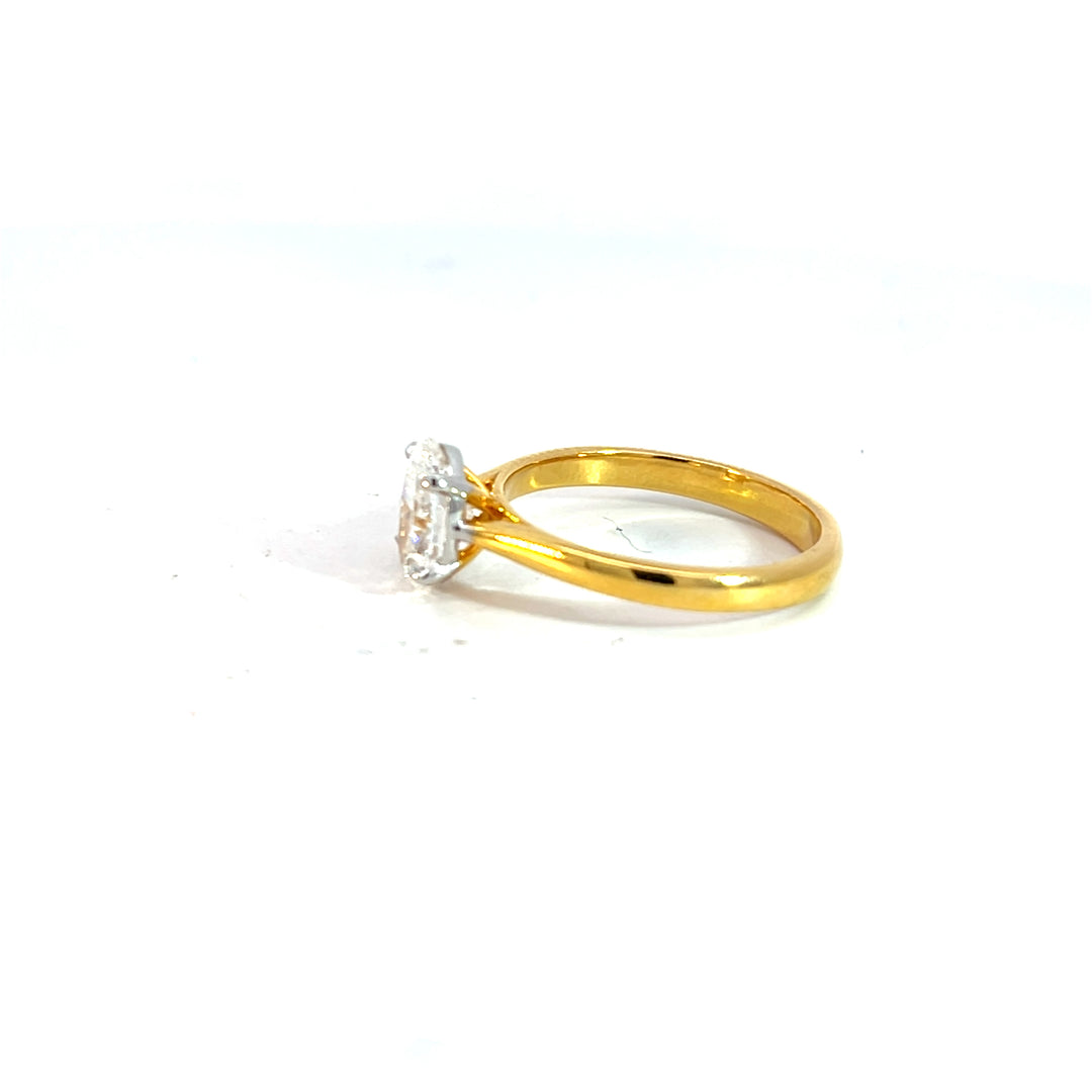 DIAMOND RING