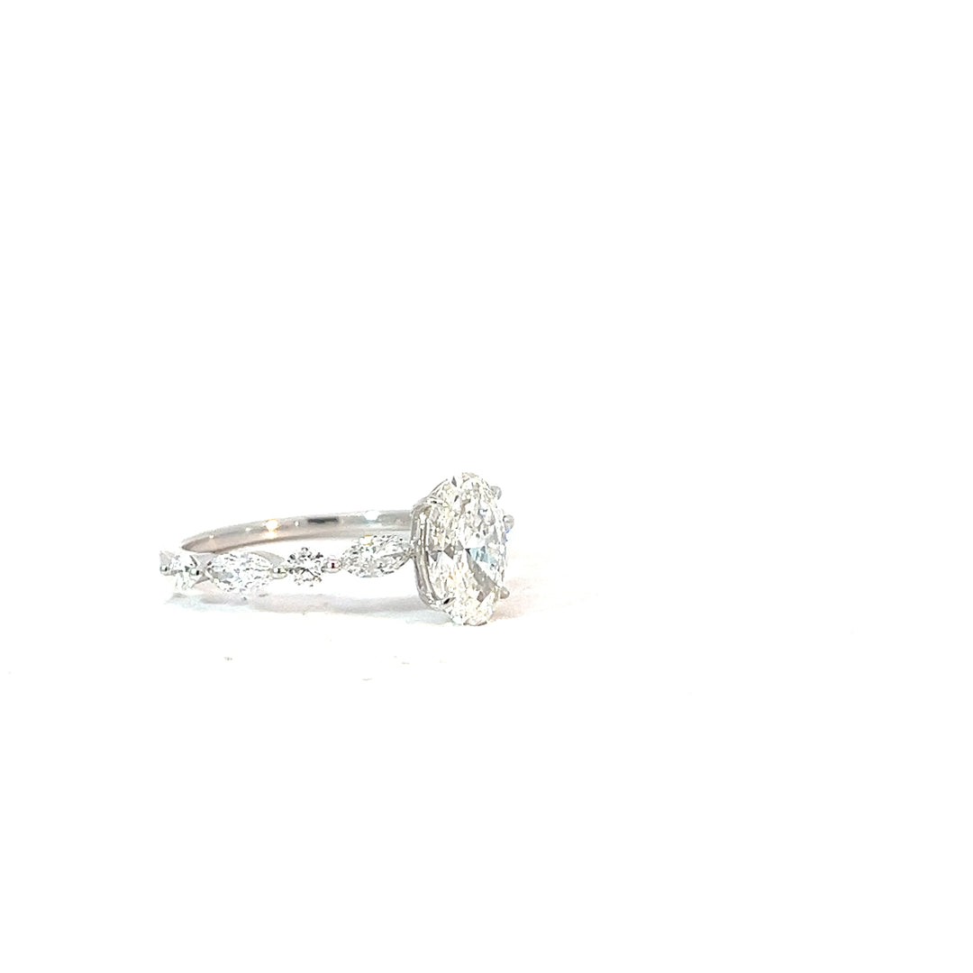 DIAMOND RING