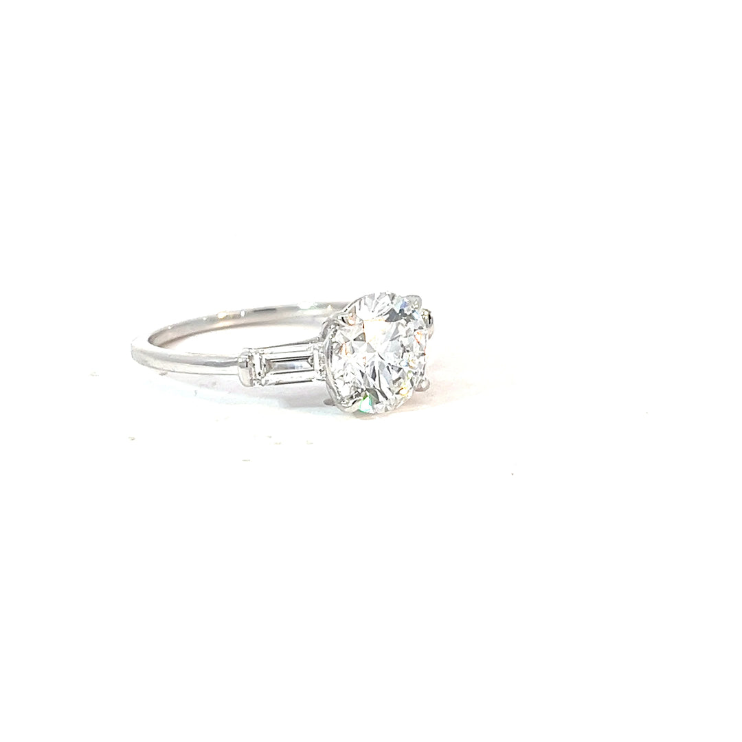 DIAMOND RING