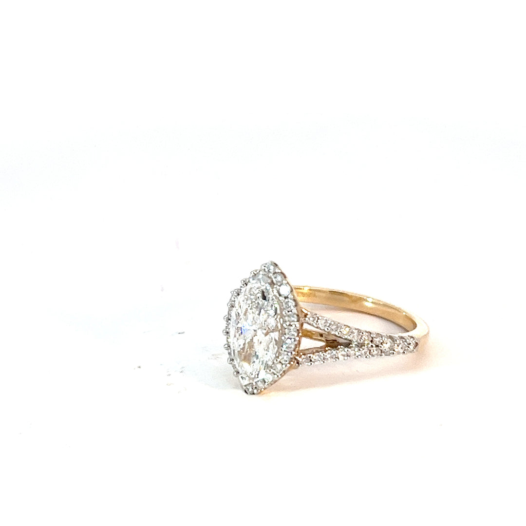 DIAMOND RING