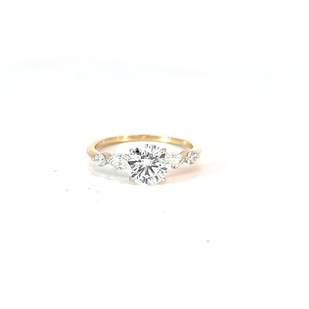DIAMOND RING