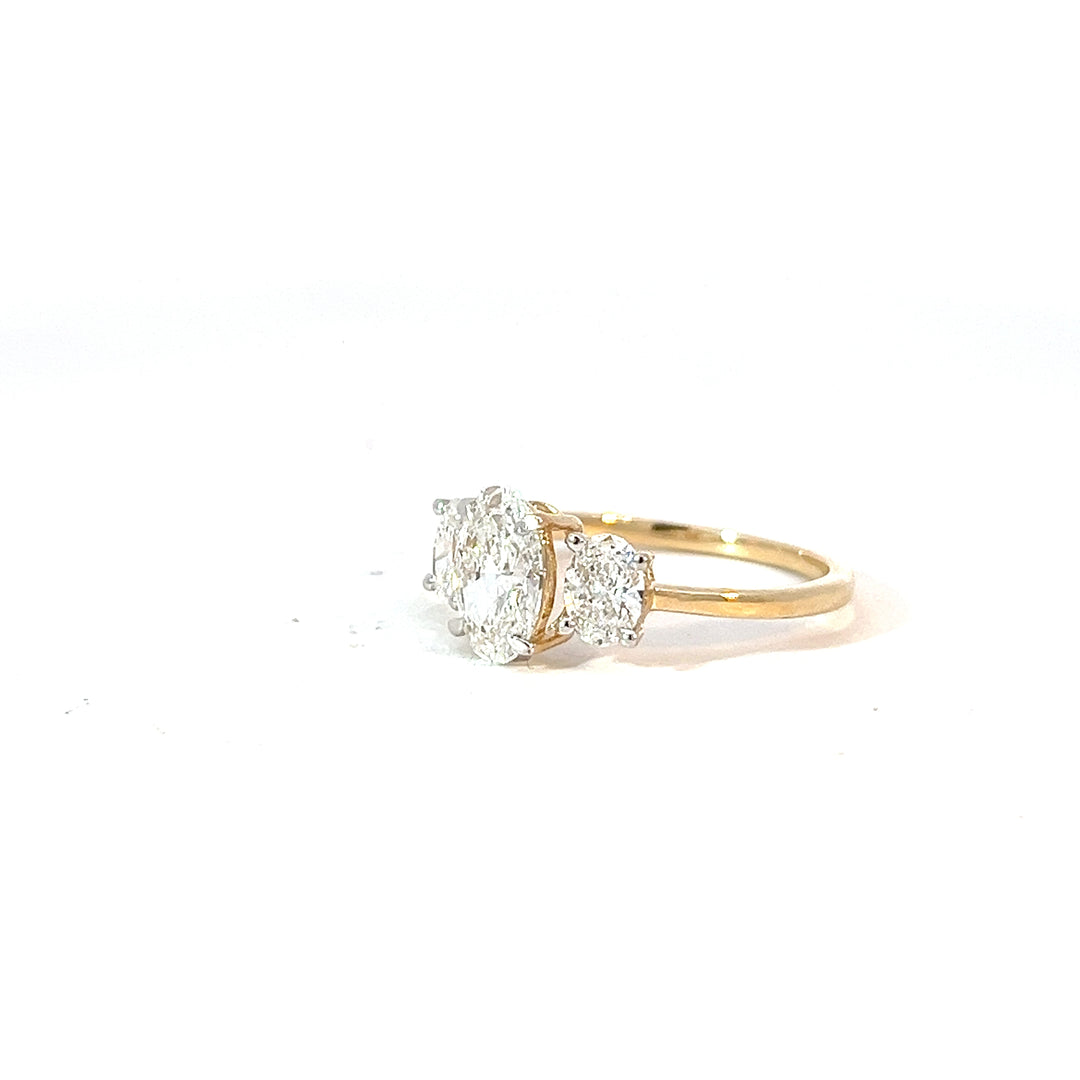 DIAMOND RING