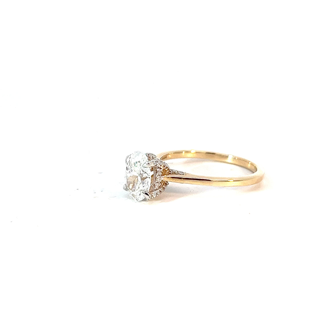DIAMOND RING