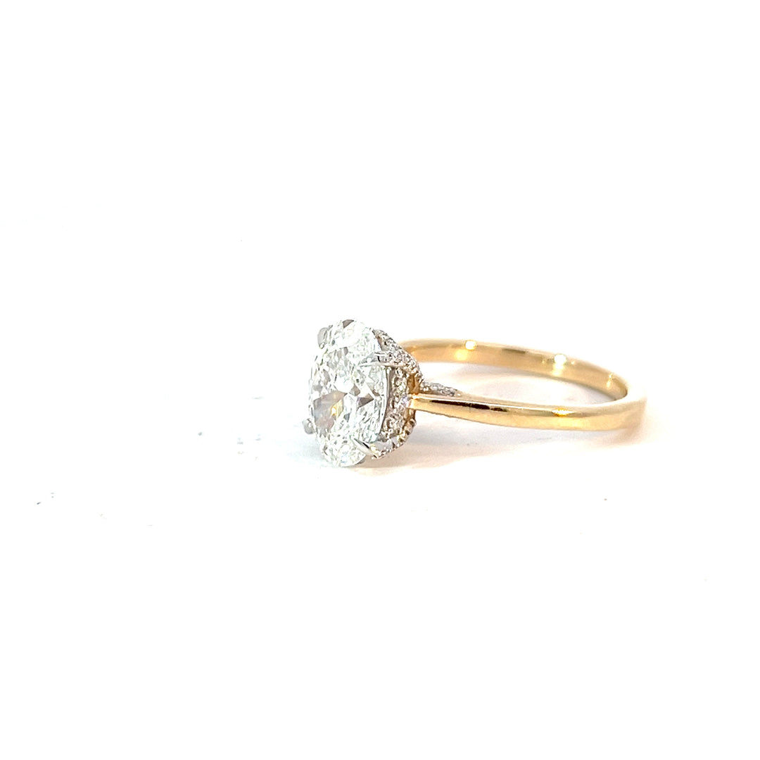 DIAMOND RING