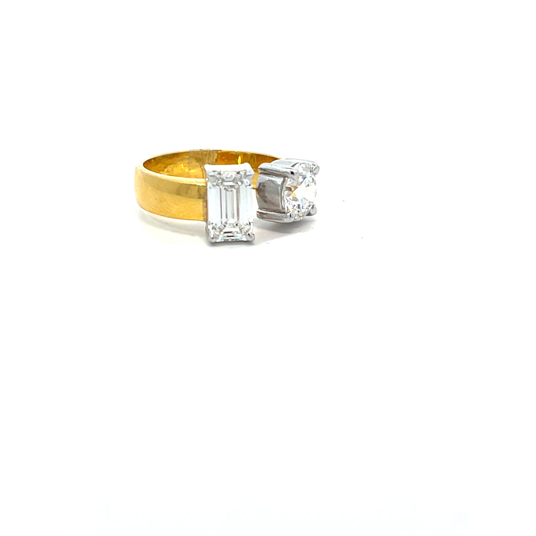 DIAMOND RING