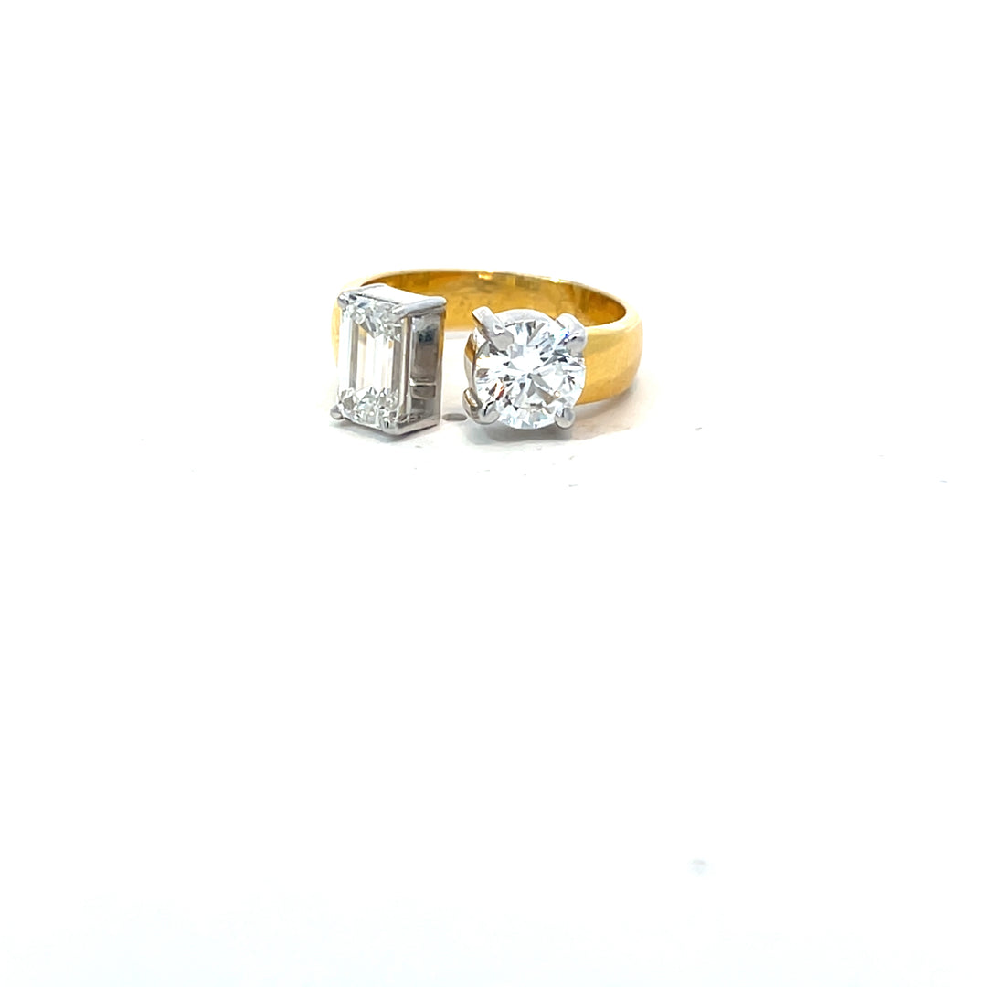 DIAMOND RING