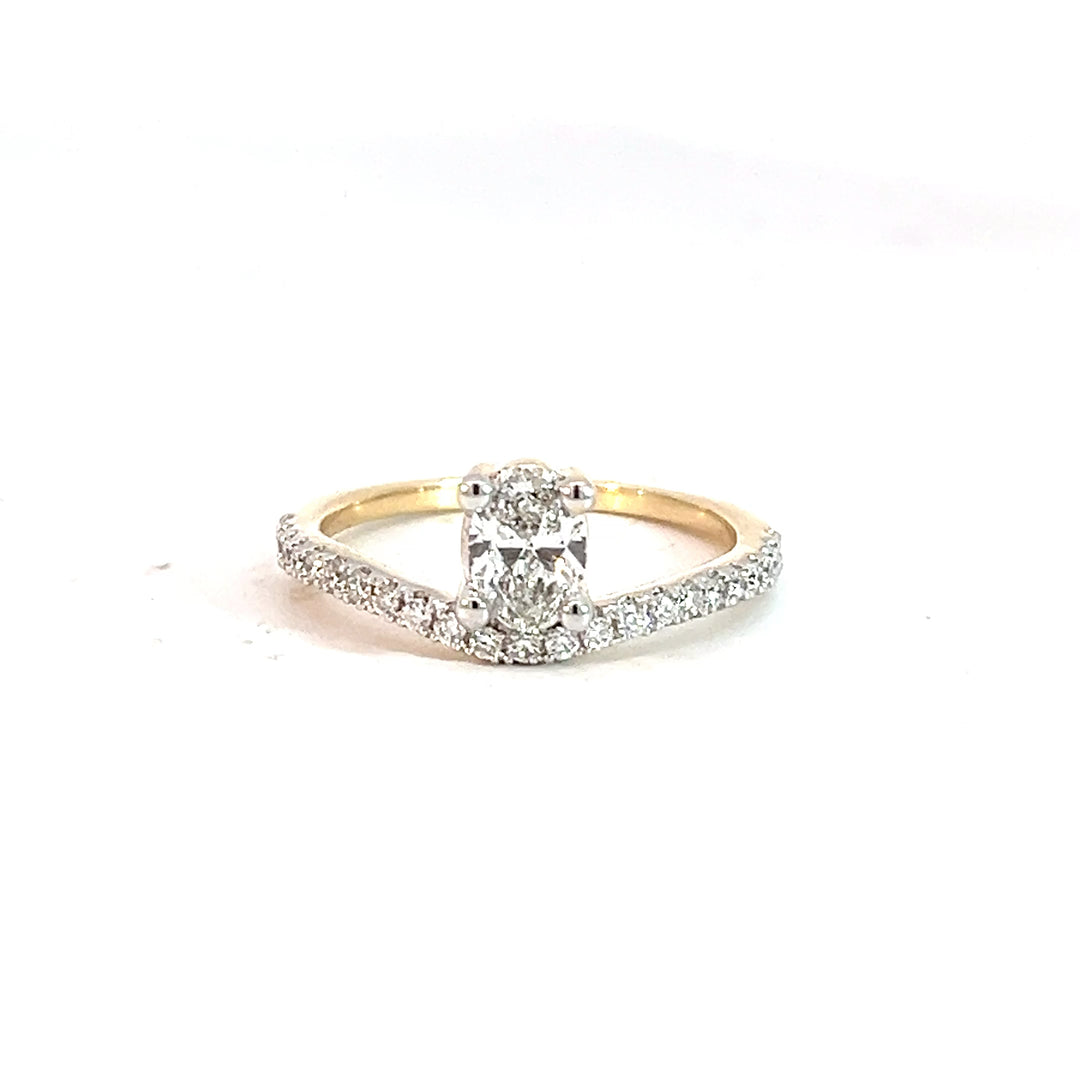 DIAMOND RING