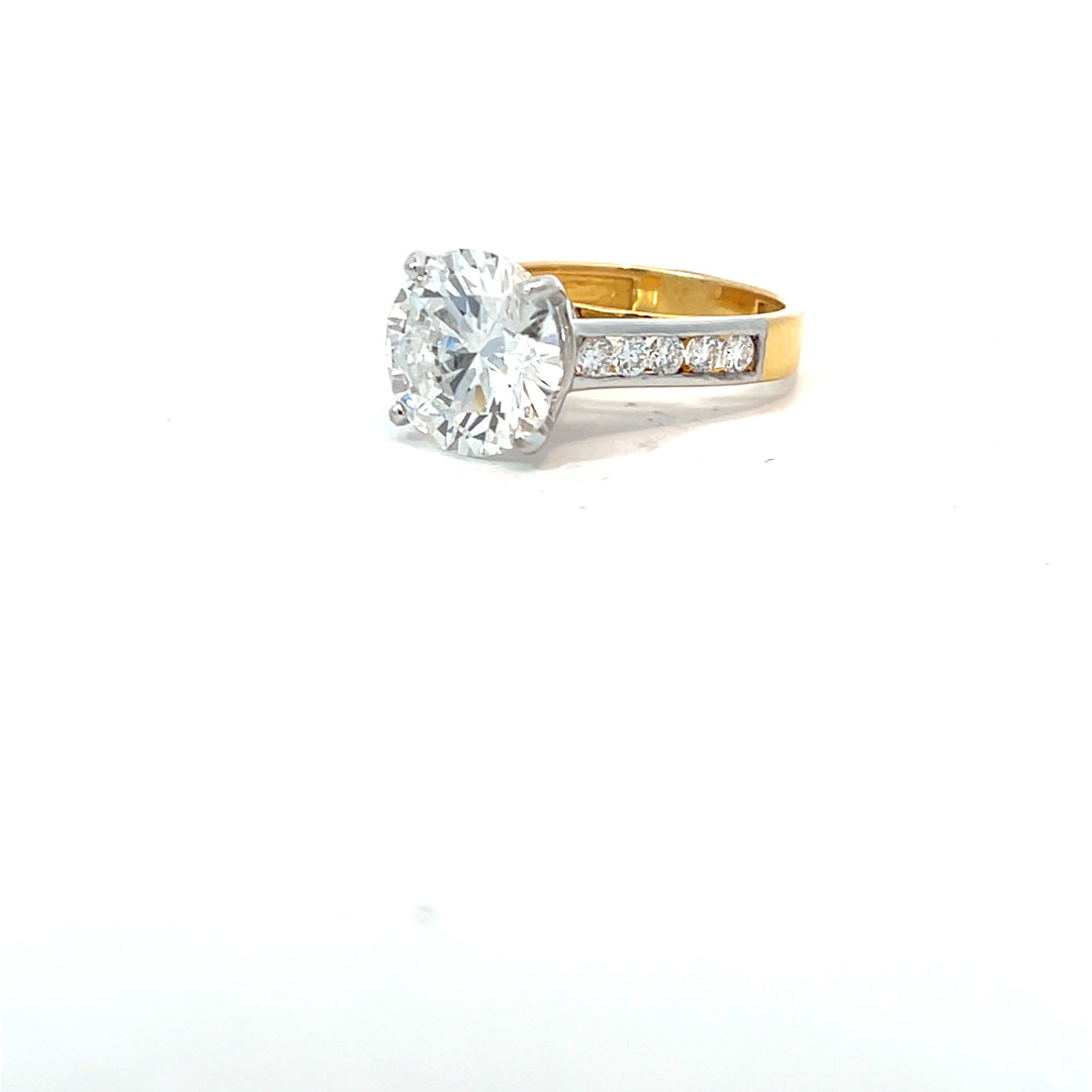 DIAMOND RING