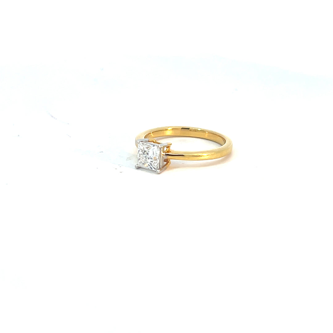 DIAMOND RING