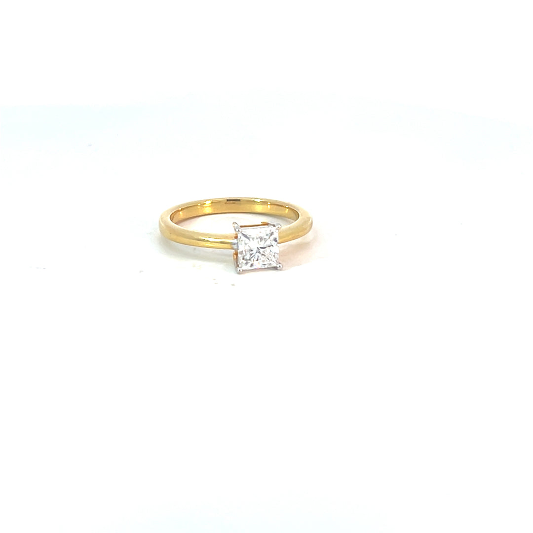 DIAMOND RING