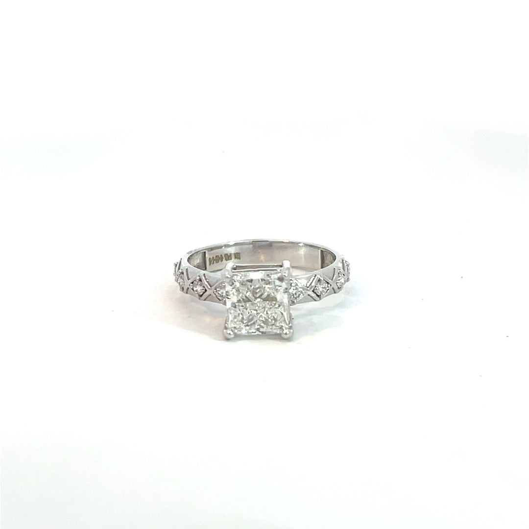 DIAMOND RING