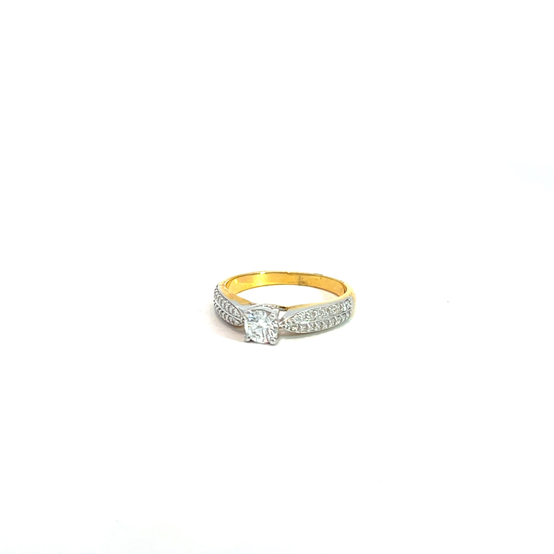 DIAMOND RING