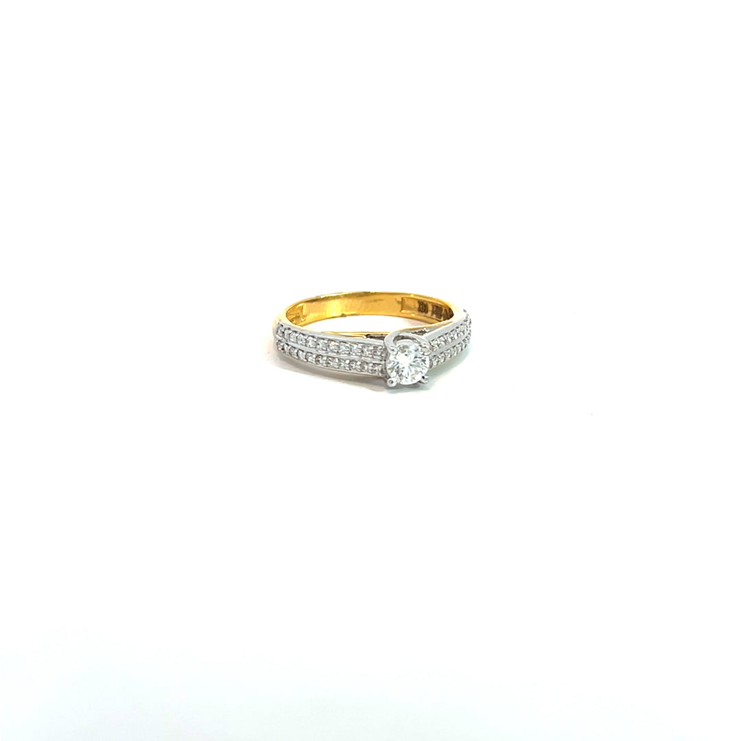 DIAMOND RING