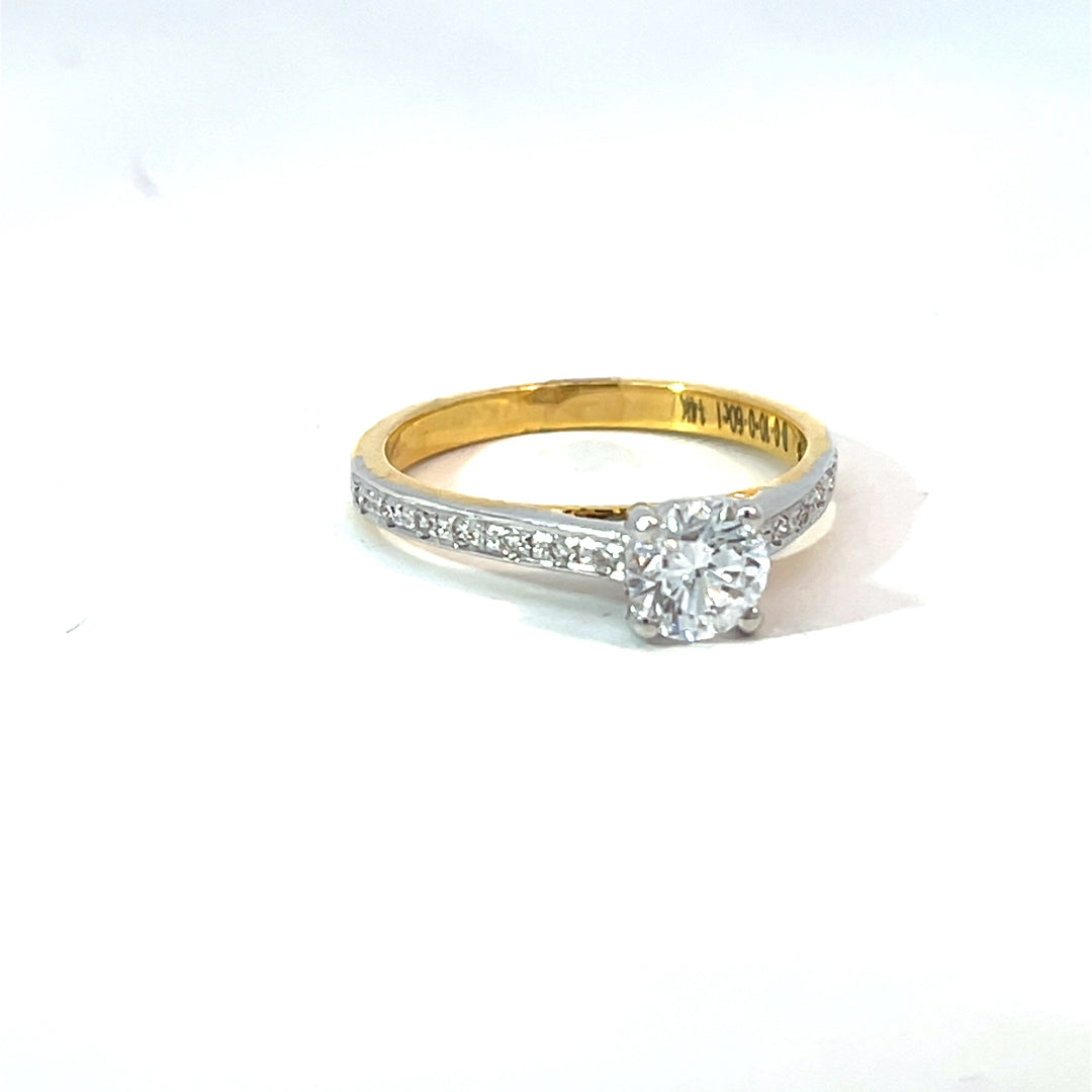 DIAMOND RING