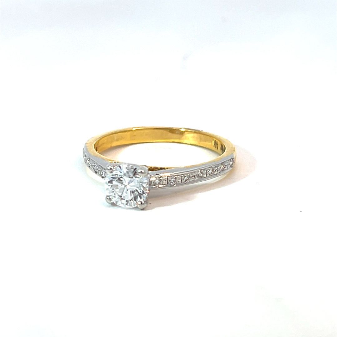 DIAMOND RING