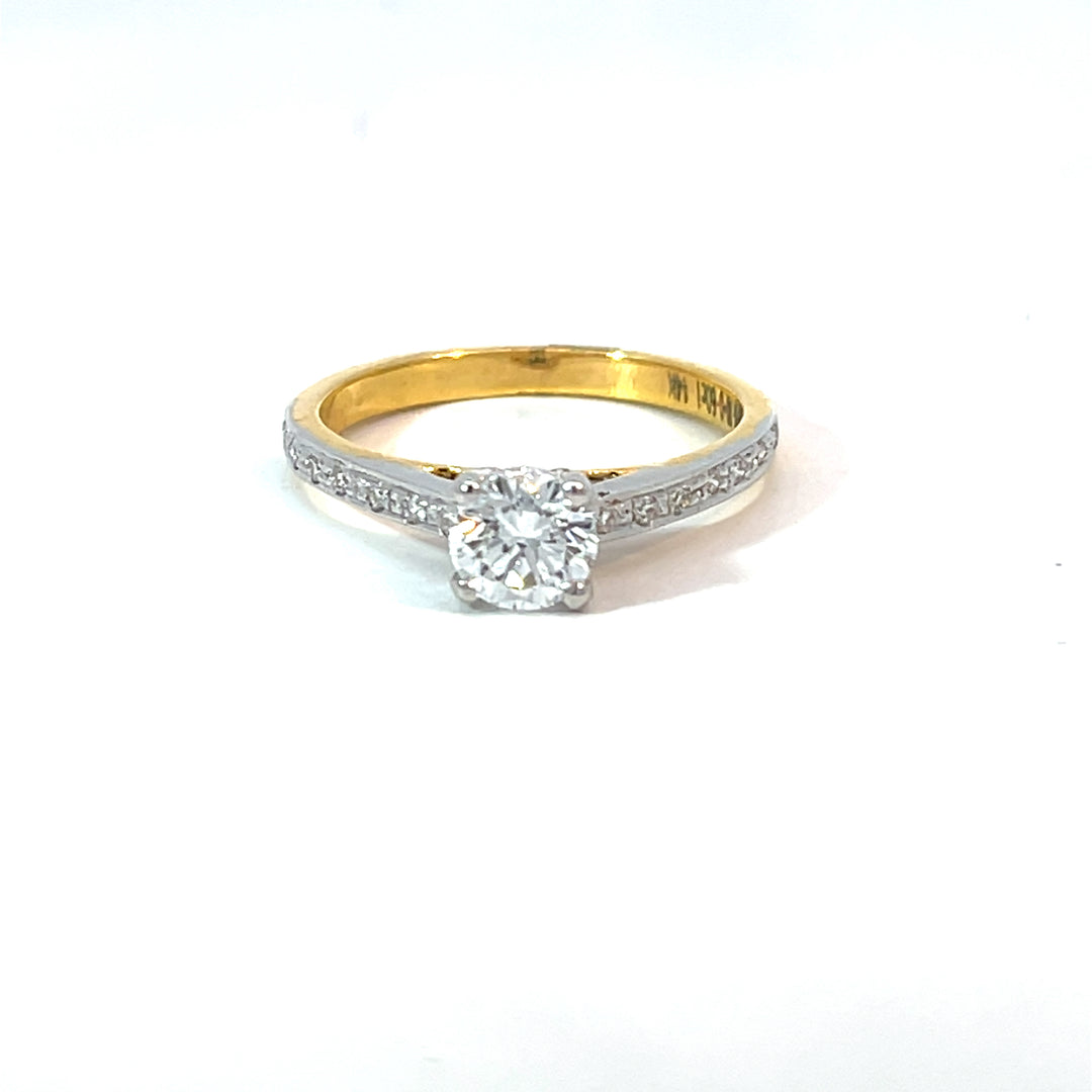 DIAMOND RING