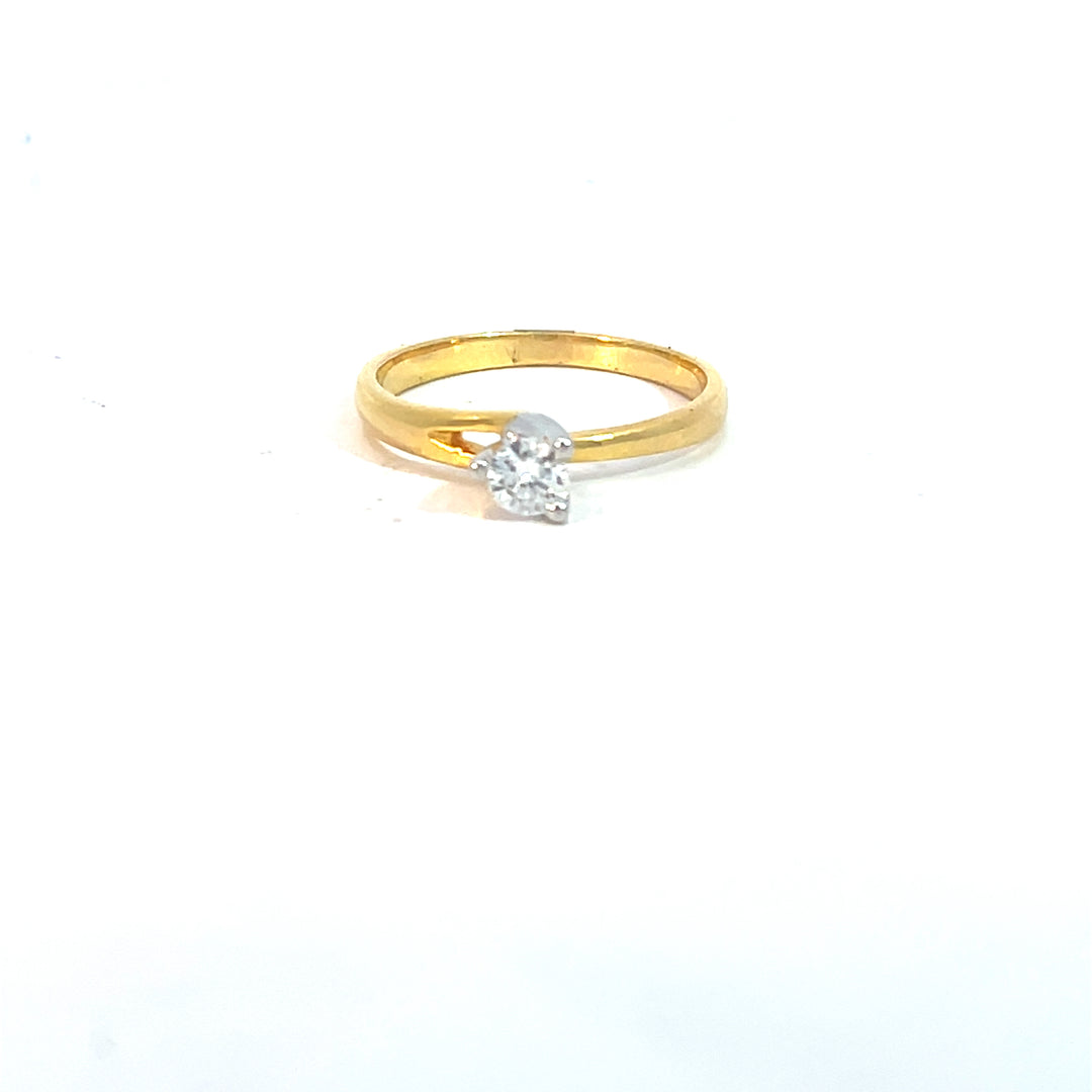 DIAMOND RING